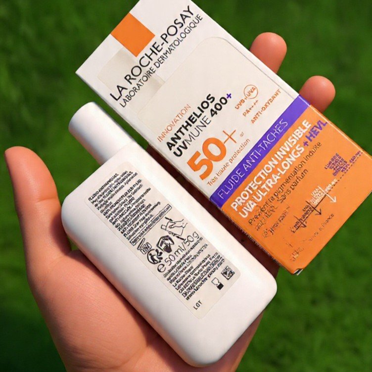 La Roche-Posay Anthelios UVMUNE 400 SPF 50+ Fluide Anti-Taches | 50ml | Invisible Fluid for Dark Spots, Ultra-Long UVA + HEVL Protection, Anti-Oxidant | Made in France